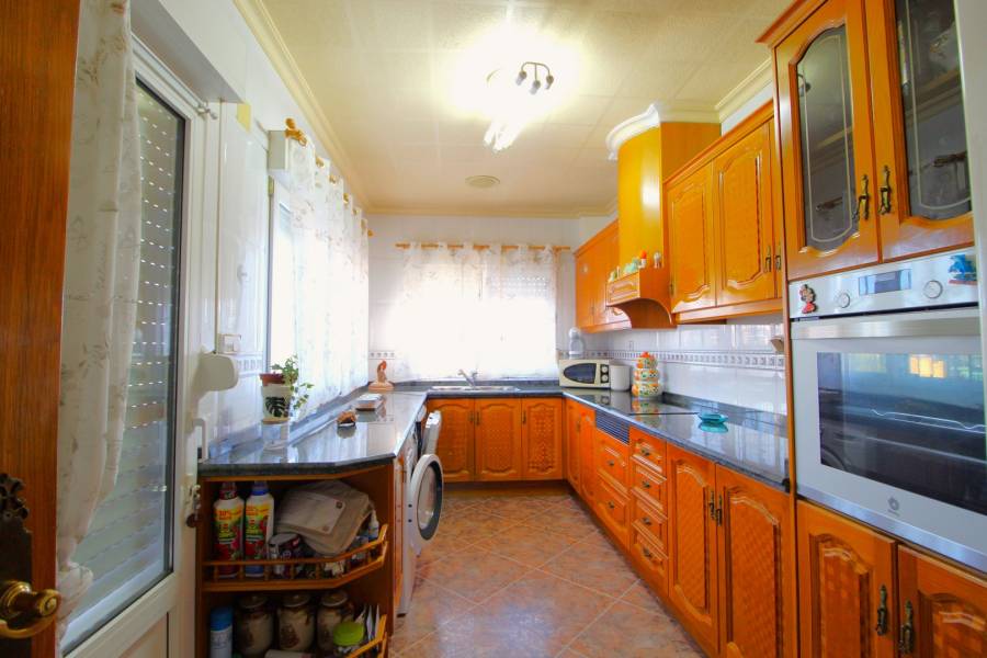 Re-sale - Country house - Jacarilla