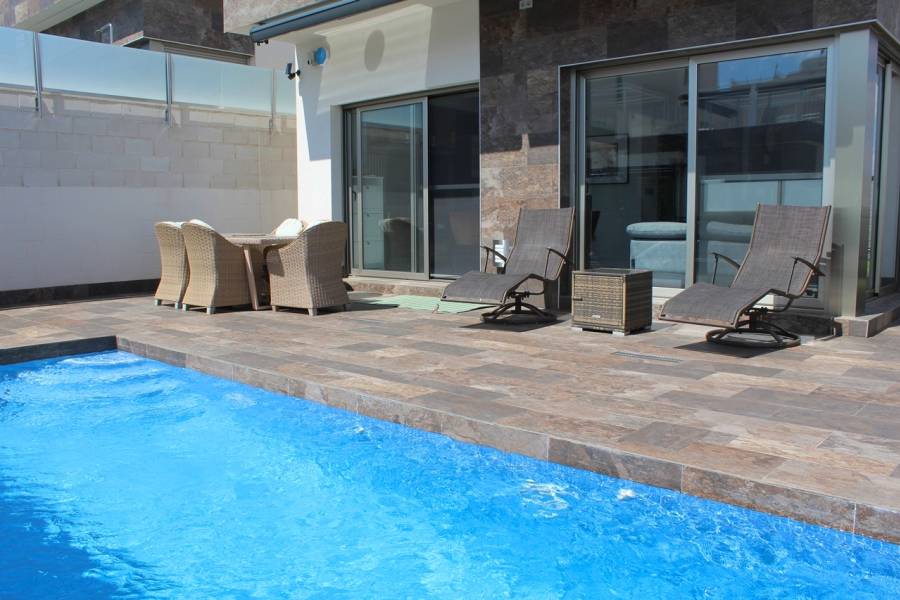 Venta - Chalet - Villamartin
