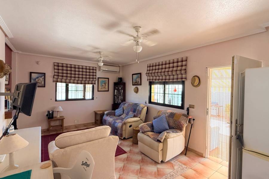 Re-sale - Villa - Hondon De Las Nieves - La Montañosa