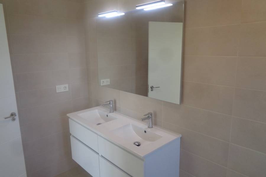 Obra Nueva - Chalet - Pinoso