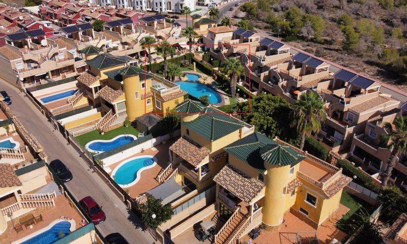 Re-sale - Villa - Villamartin