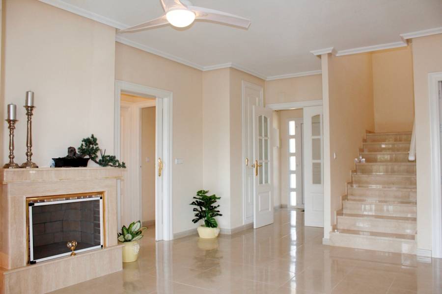 Re-sale - Villa - Villamartin - Campoamor golf resort