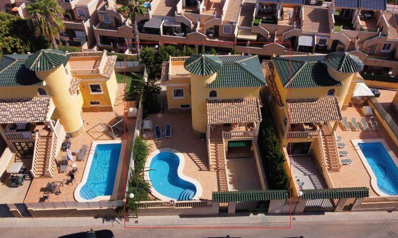 Re-sale - Villa - Villamartin