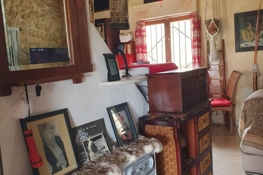 Re-sale - Country house - Hondon De Las Nieves