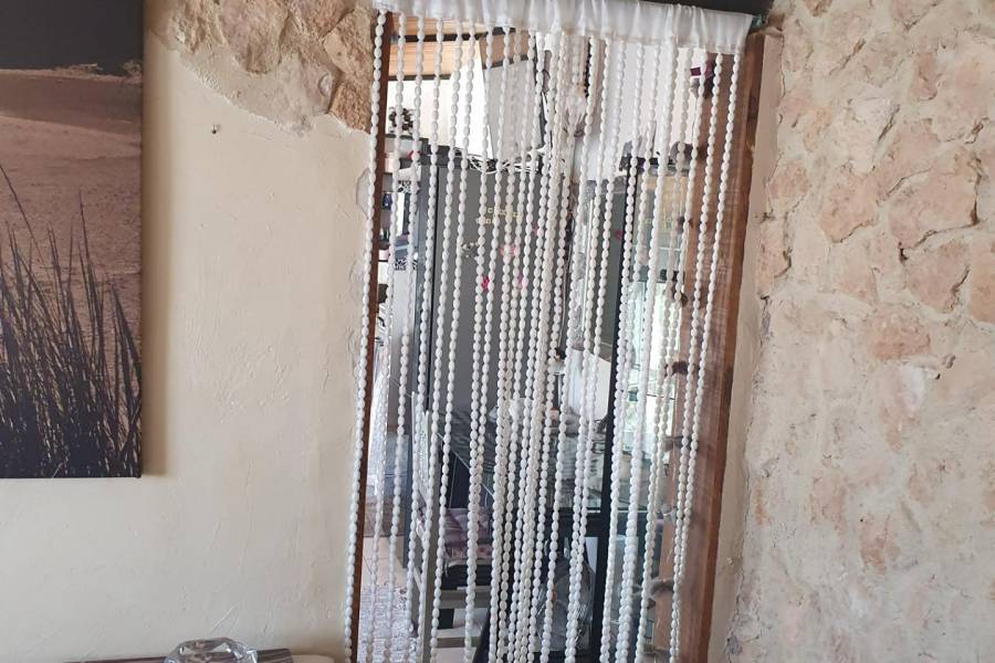 Re-sale - Country house - Hondon De Las Nieves