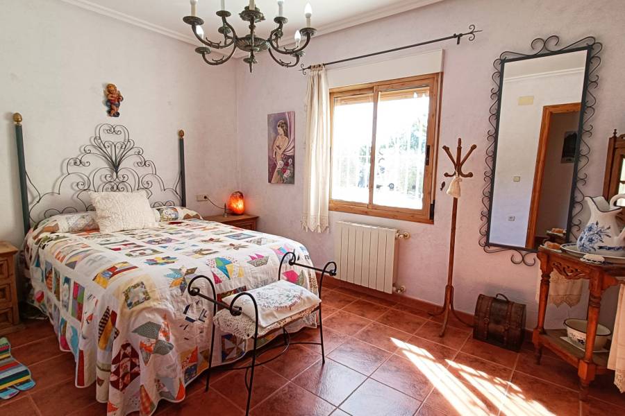Re-sale - Country house - Hondon De Los Frailes