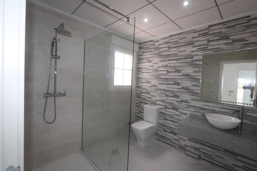 Obra Nueva - Chalet - Pinoso