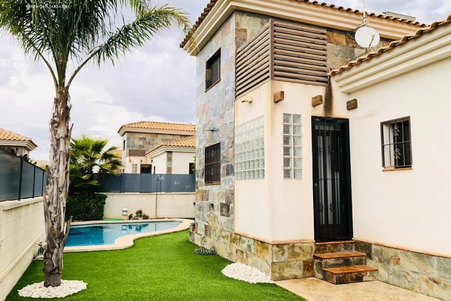 Re-sale - Villa - Aspe