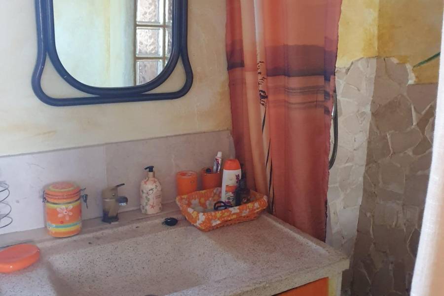 Re-sale - Country house - Hondon De Las Nieves