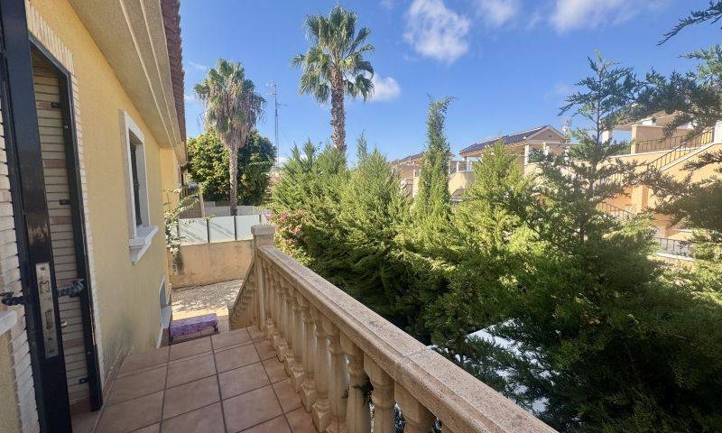 Re-sale - Villa - Villamartin