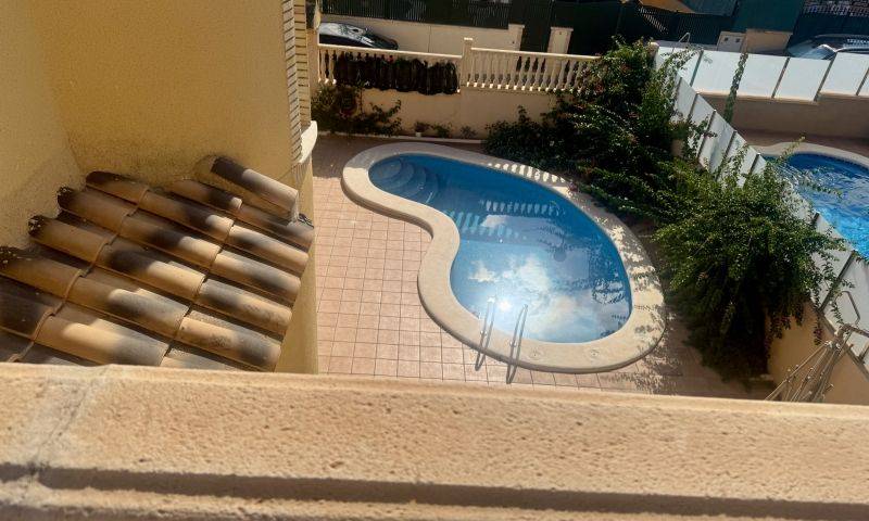 Re-sale - Villa - Villamartin