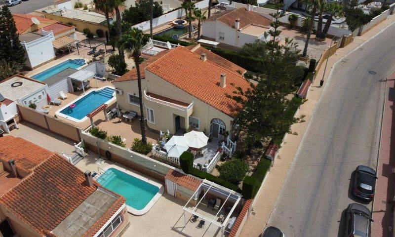 Venta - Chalet - Torrevieja
