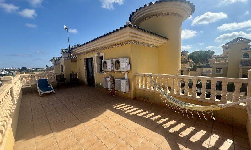 Re-sale - Villa - Villamartin