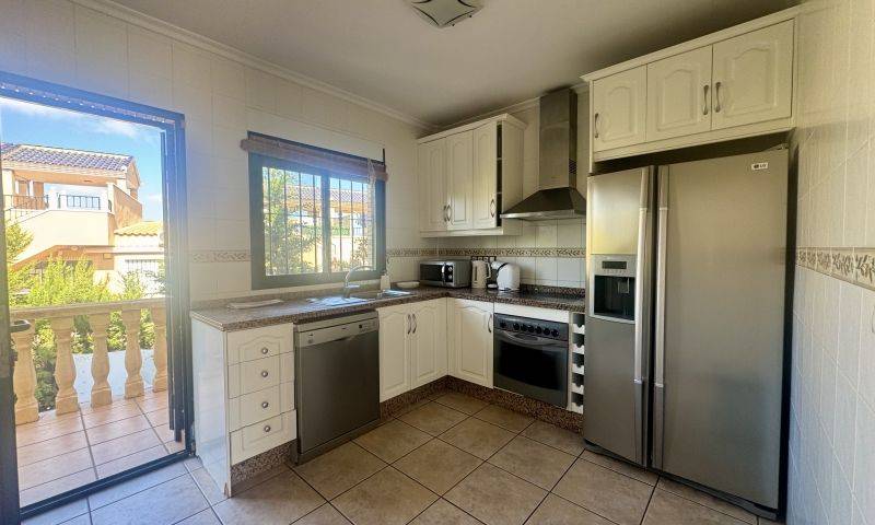 Re-sale - Villa - Villamartin