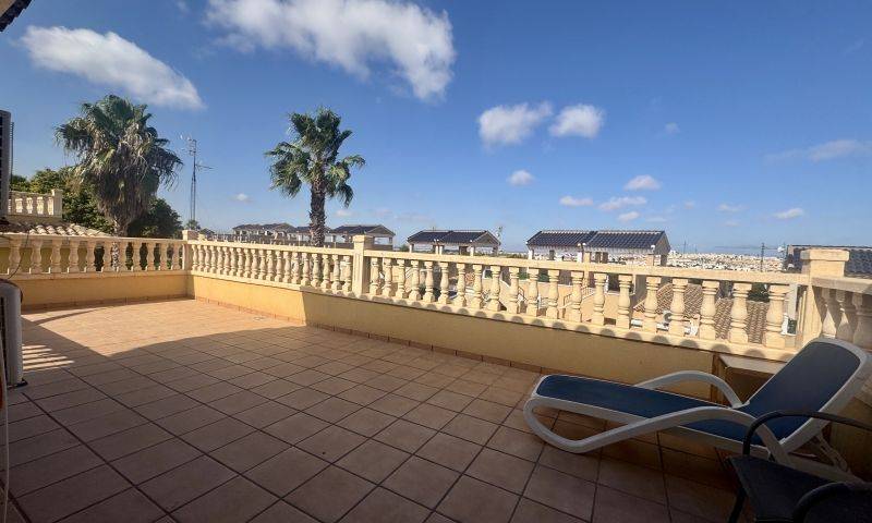Re-sale - Villa - Villamartin