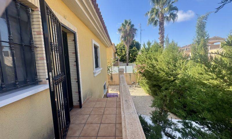 Re-sale - Villa - Villamartin