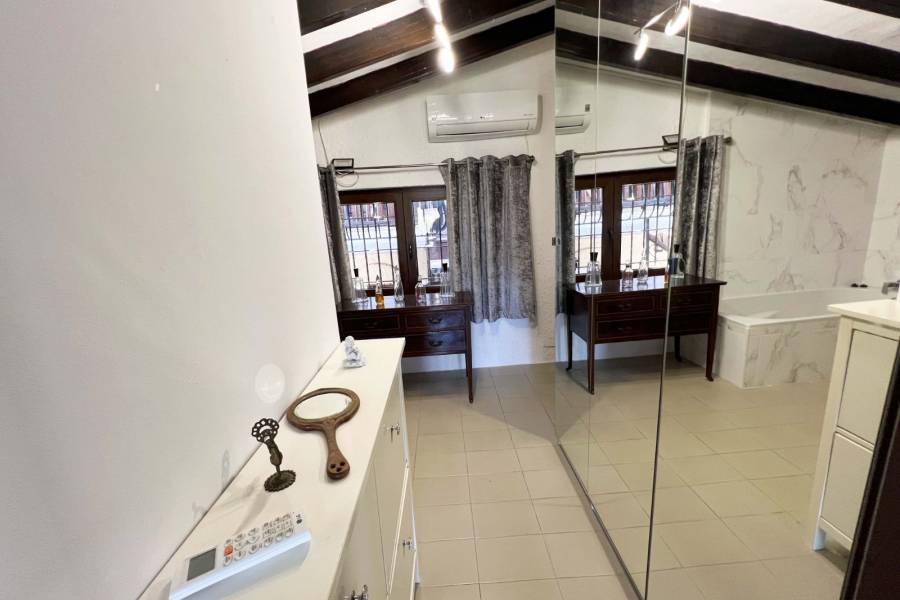 Venta - Casa de campo - Petrer