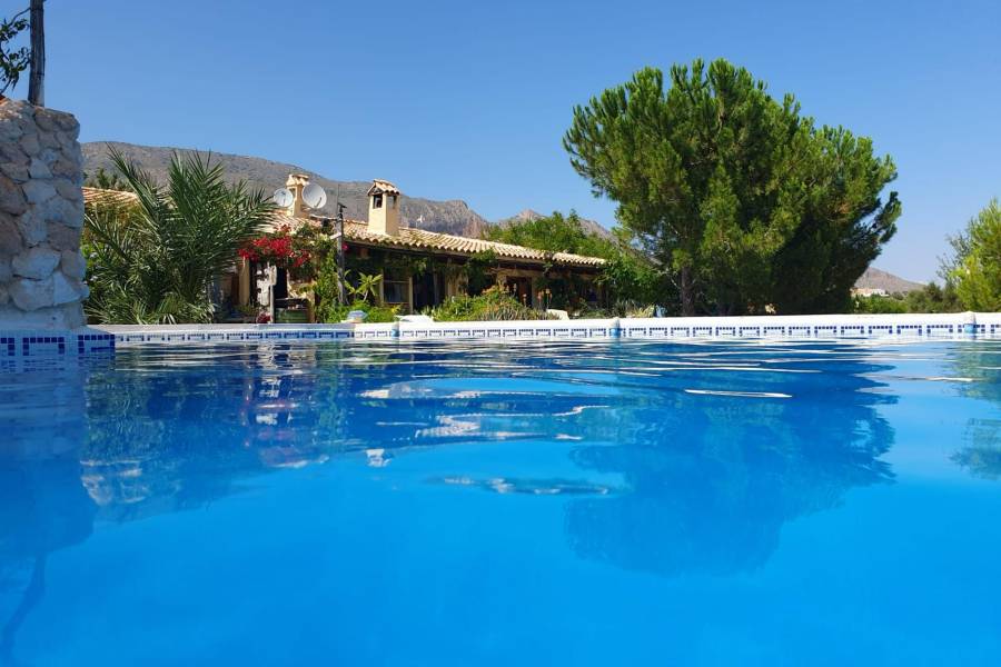 Re-sale - Country house - Hondon De Las Nieves