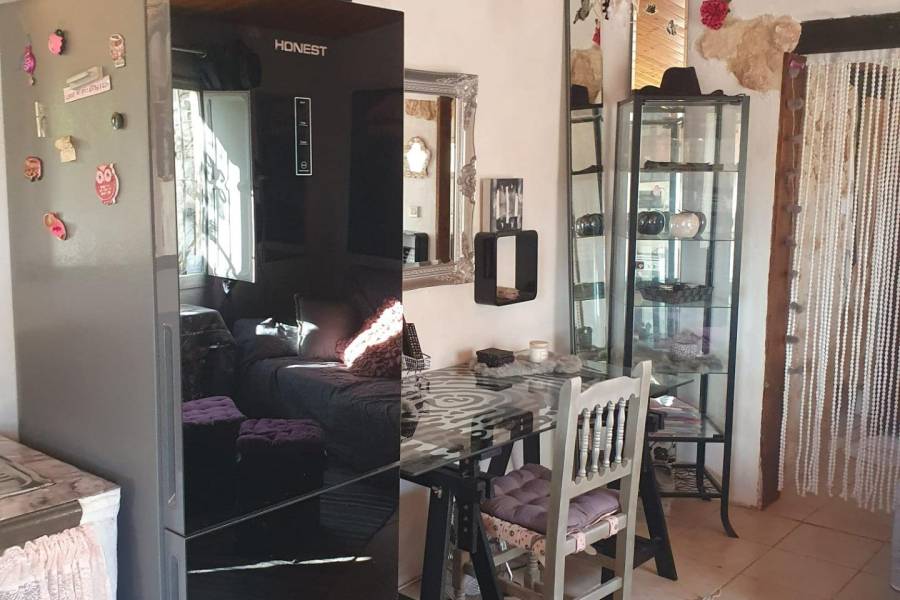 Re-sale - Country house - Hondon De Las Nieves