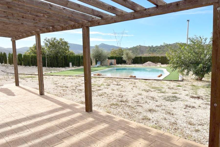 Re-sale - Country house - Hondon De Las Nieves