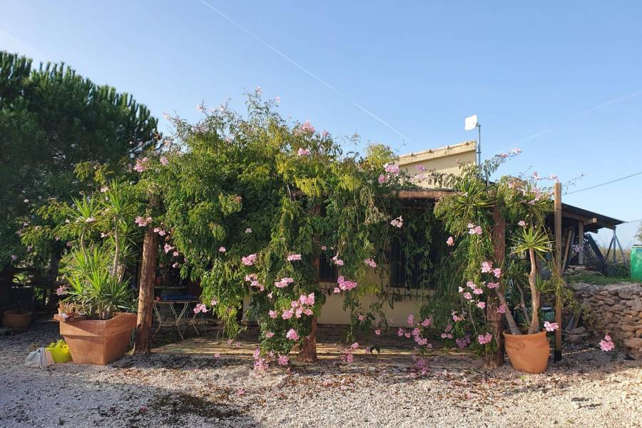 Re-sale - Country house - Hondon De Las Nieves