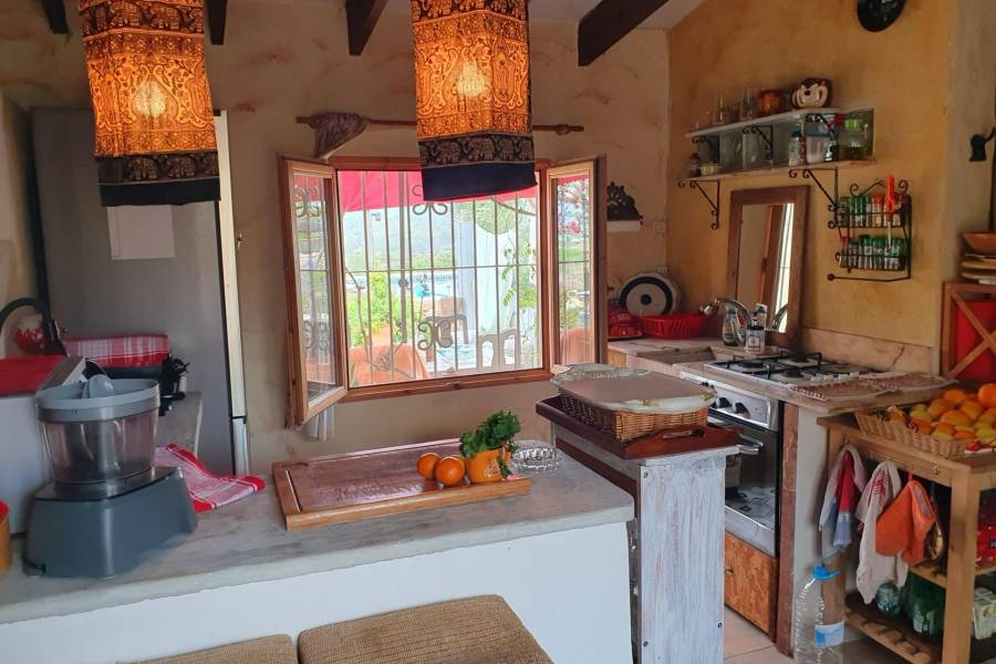 Re-sale - Country house - Hondon De Las Nieves