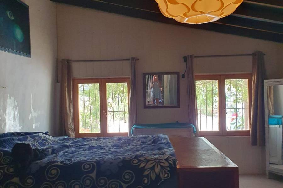 Re-sale - Country house - Hondon De Las Nieves