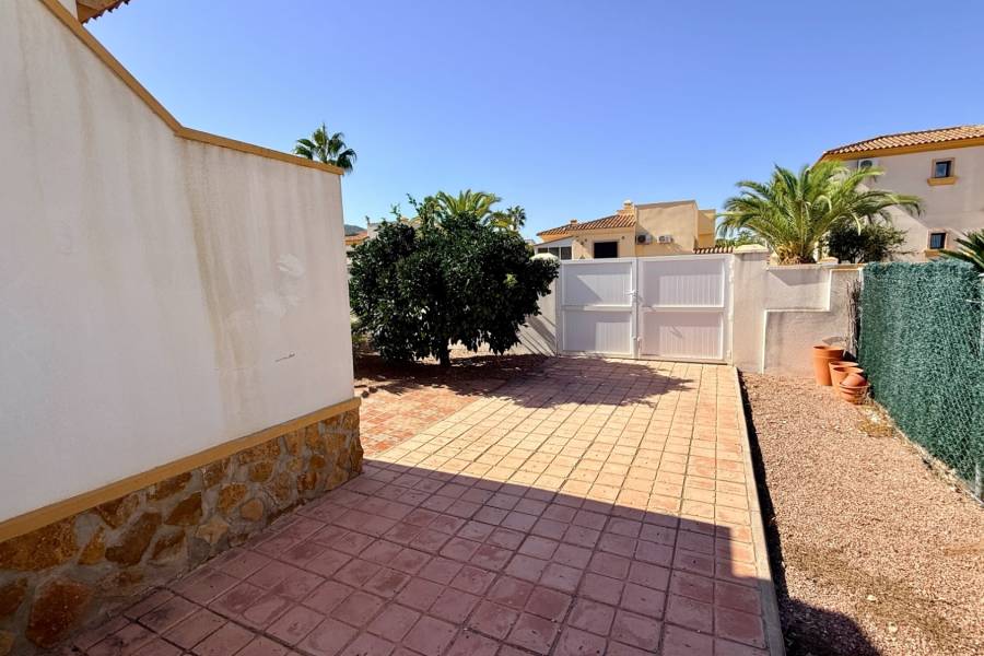 Re-sale - Villa - Hondon De Las Nieves - La Montañosa