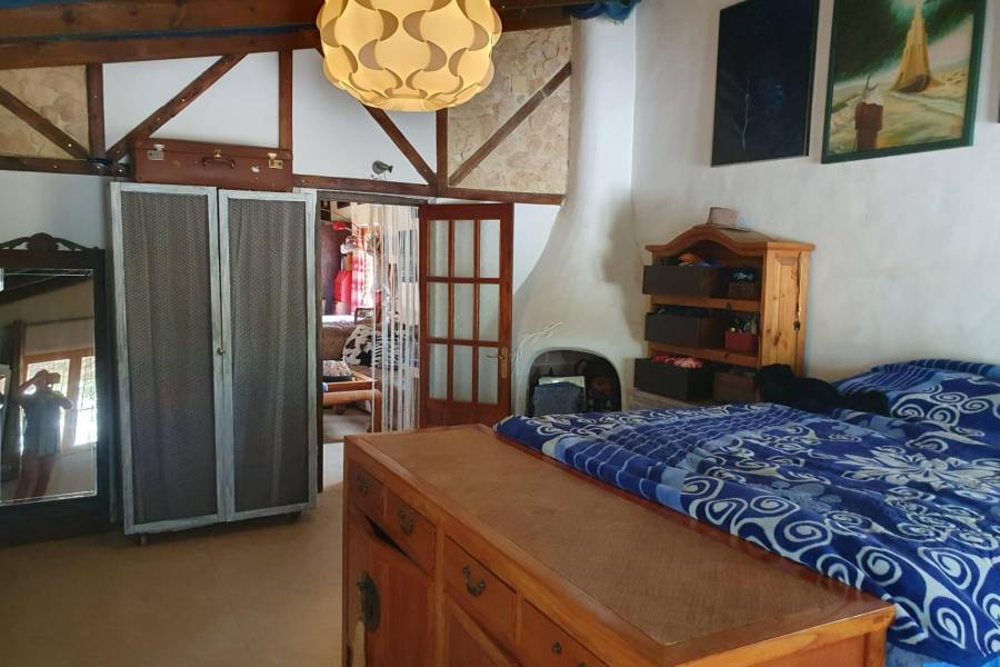 Re-sale - Country house - Hondon De Las Nieves
