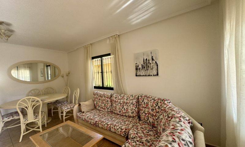 Re-sale - Villa - Villamartin