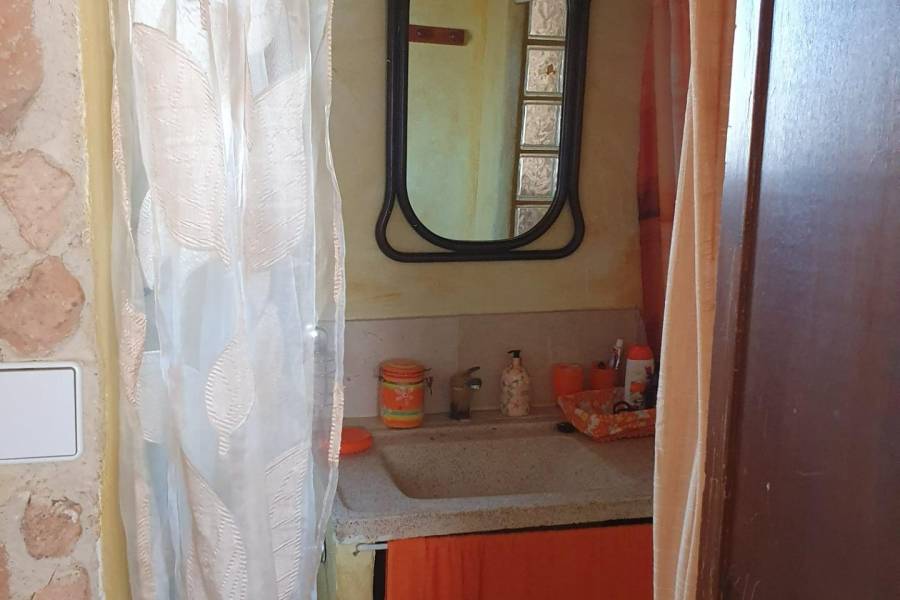 Re-sale - Country house - Hondon De Las Nieves