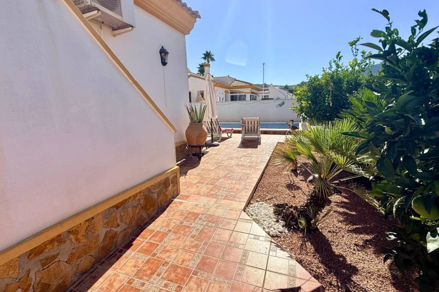 Re-sale - Villa - Hondon De Las Nieves - La Montañosa