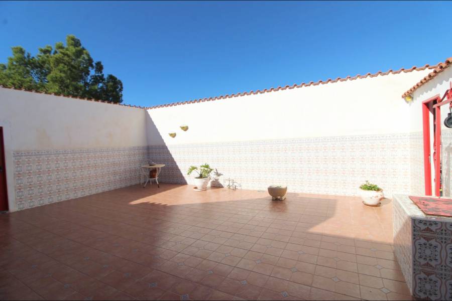 Re-sale - Country house - Hondon De Los Frailes