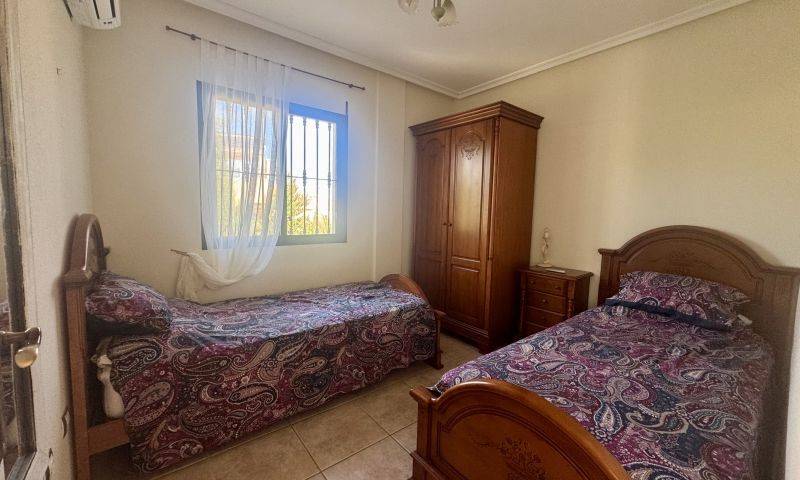 Re-sale - Villa - Villamartin