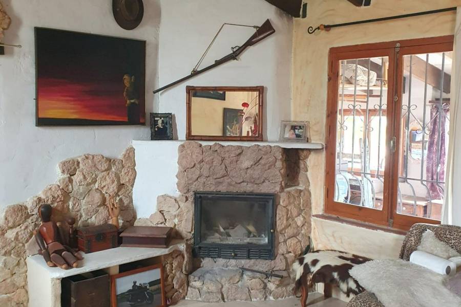 Re-sale - Country house - Hondon De Las Nieves