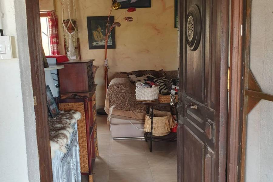 Re-sale - Country house - Hondon De Las Nieves