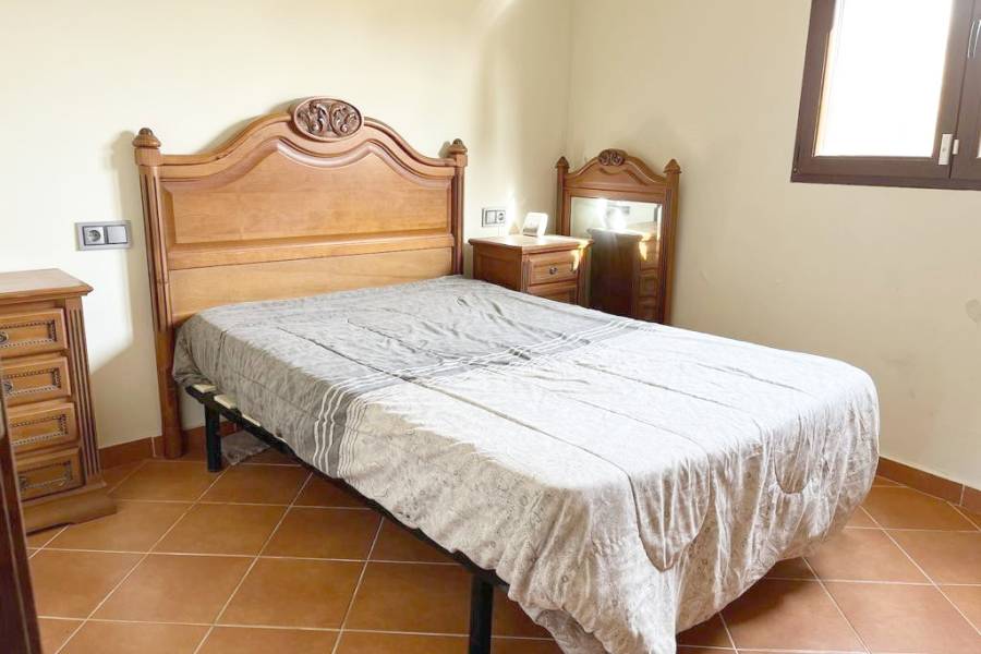 Re-sale - Country house - Hondon De Las Nieves