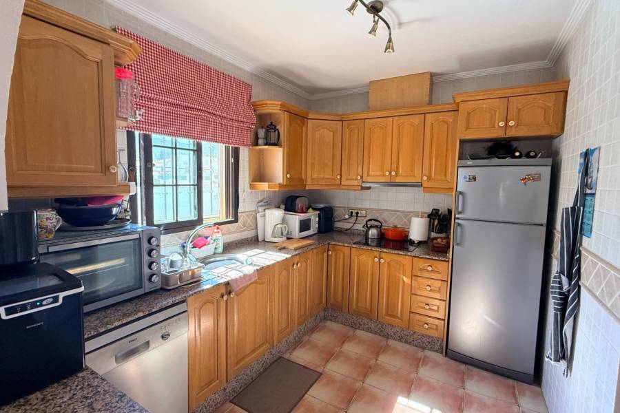 Re-sale - Villa - Hondon De Las Nieves - La Montañosa