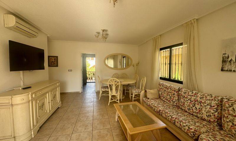 Re-sale - Villa - Villamartin