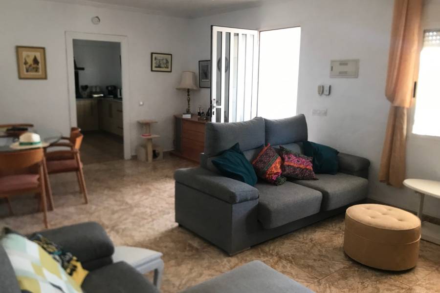 Re-sale - Country house - Sax