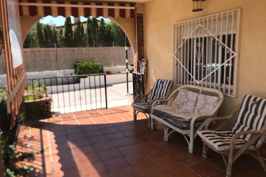 Re-sale - Country house - Sax