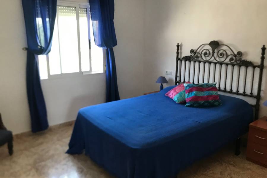 Re-sale - Country house - Sax